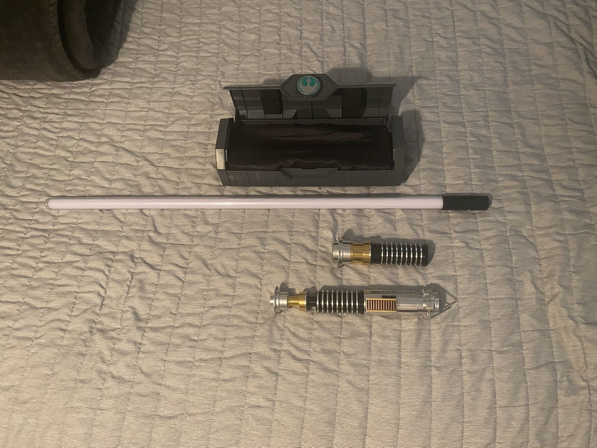 Luke Skywalker Galaxy edge legacy Lightsaber Hilt & Blade 