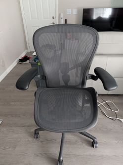 Herman miller aeron chair