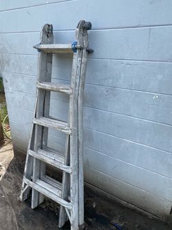 Adjustable ladder