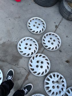 1993 Honda civic dx sedan hub caps