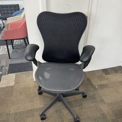 BRAND NEW HERMAN MILLER MIRRA 2 CHAIR