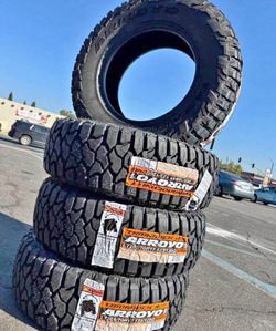 265/70/17 Vendo set de Tires nuevas con 60.000 millas de garantía