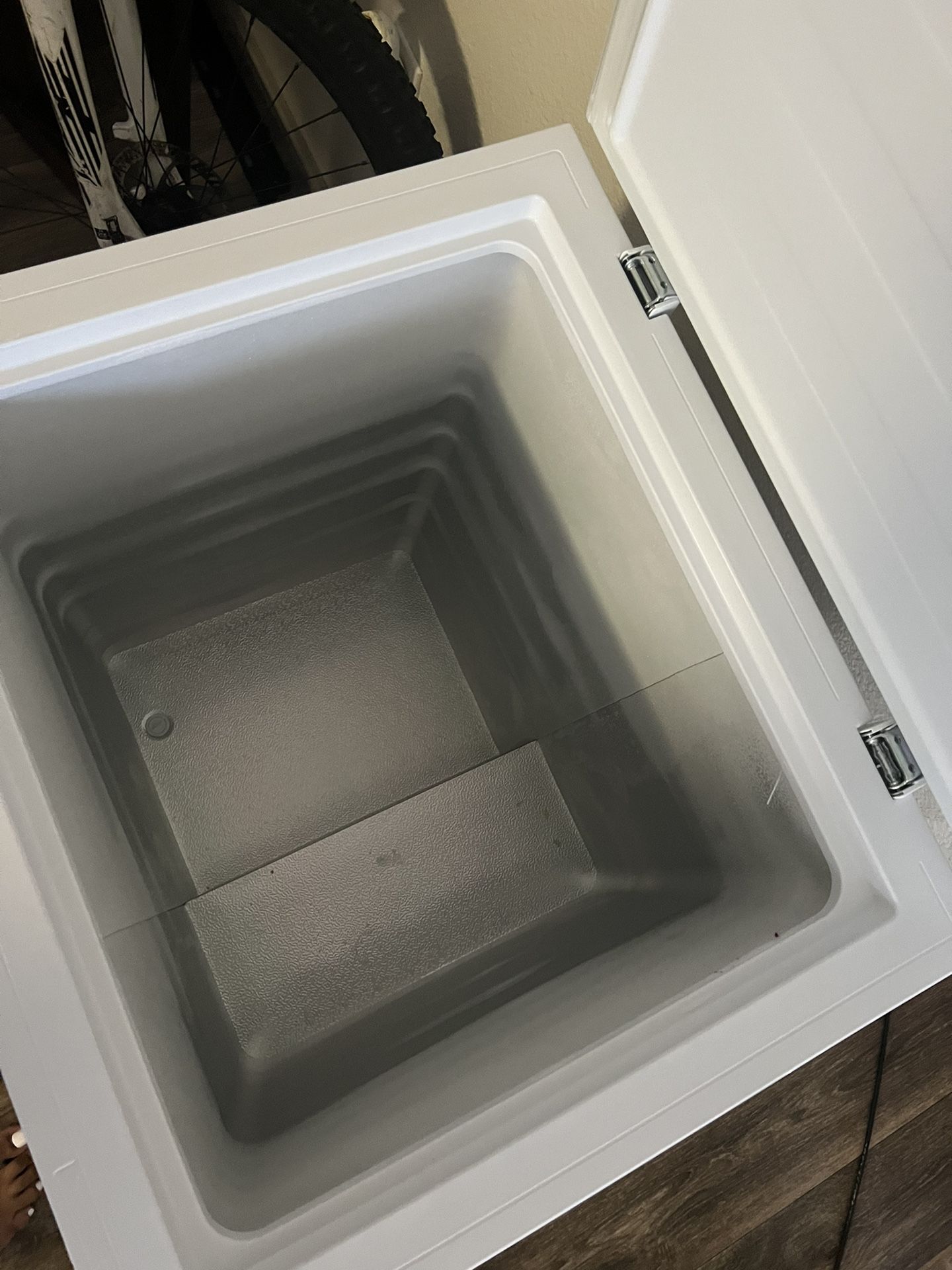 Deep Freezer 3.5 Cubic Feet for Sale in Mesa, AZ - OfferUp