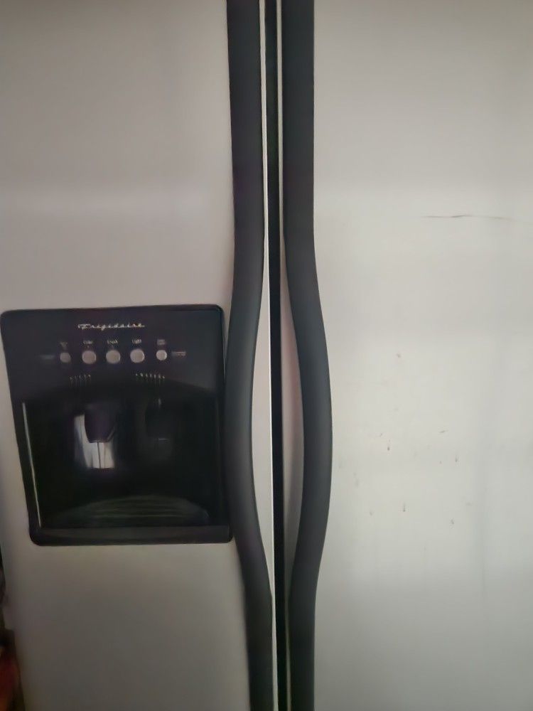 Frigidaire Side By Side