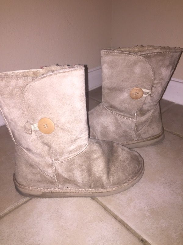 Tan boots (size 7.5)