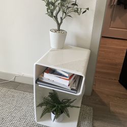 Modern White End Table - Side Table - Must Sell Soon! GREAT DEAL