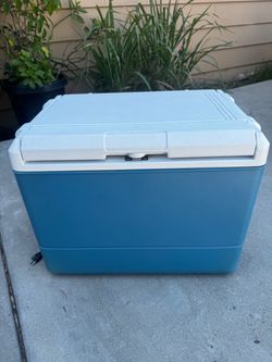 Coleman PowerChill Model 5645 Iceless Cooler 12V Thermoelectric 40 Qt.
