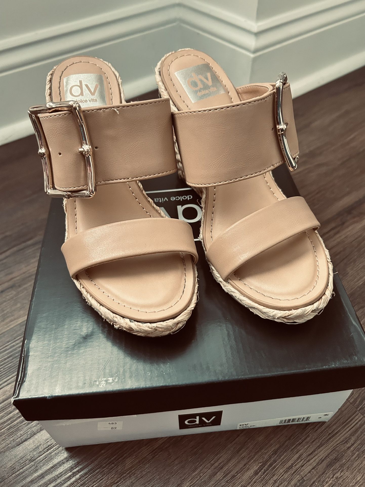DV Dolce Vita Size 6 Wedges- New 
