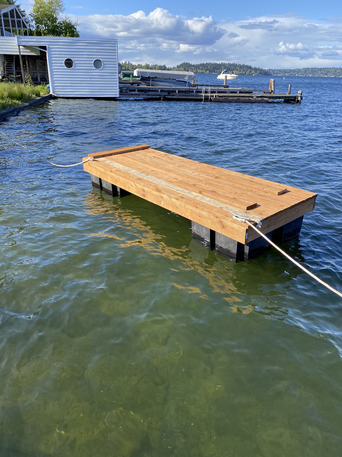 Floating dock