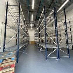 Pallet Racking Beams Uprights Wire Decks Warehouse Racking Industrial Wire Mesh Forklifts 