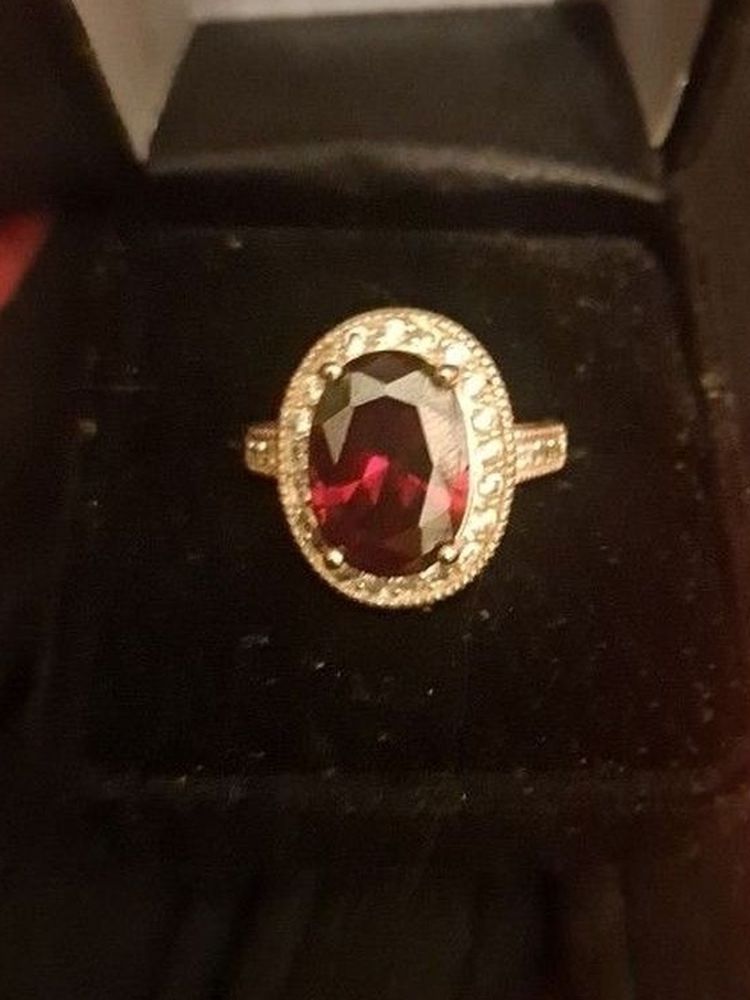 7 CTS OF GARNET IN GEORGEOUS  STAMPED 925. STERLING SILVER. BRAND NEW. VERY DURABLE! MORE BEAUTIFUL IN PERSON!