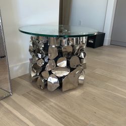 Beautiful Accent Table Or Coffee Table 