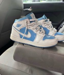 High Top Jordan 1s (6 Youth)