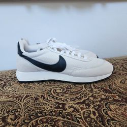Nike Womens Size 7