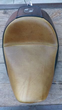 Saddlemen Renegade Lariat Solo seat