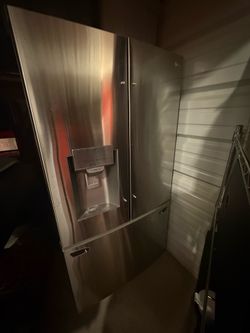 LG French Door Refrigerator | Ice & Water Dispenser | Stainless Steel