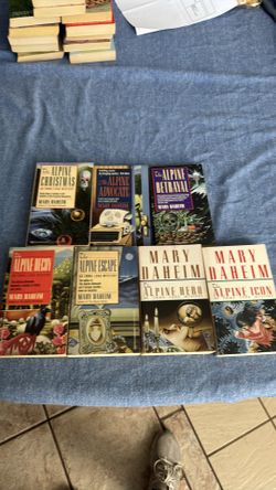 Mary Daheim Alpine Series Set of 7