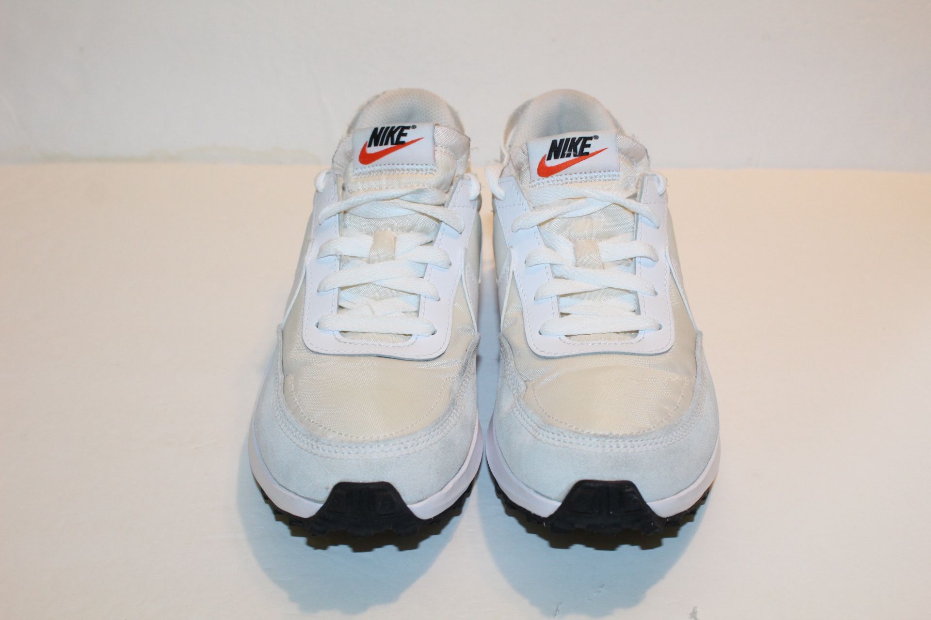 Womens Nike Waffle Debut Shoes Size 7.5