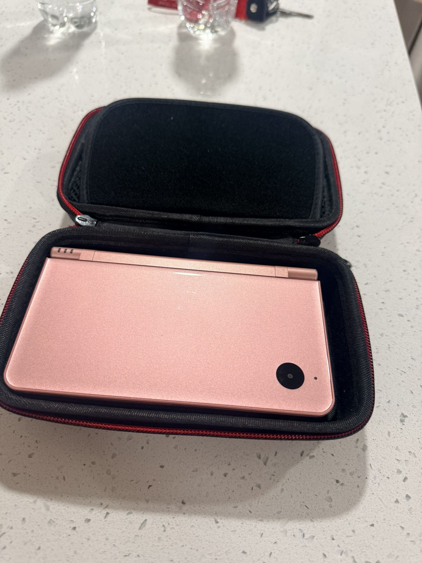 Nintendo DSI XL / Case