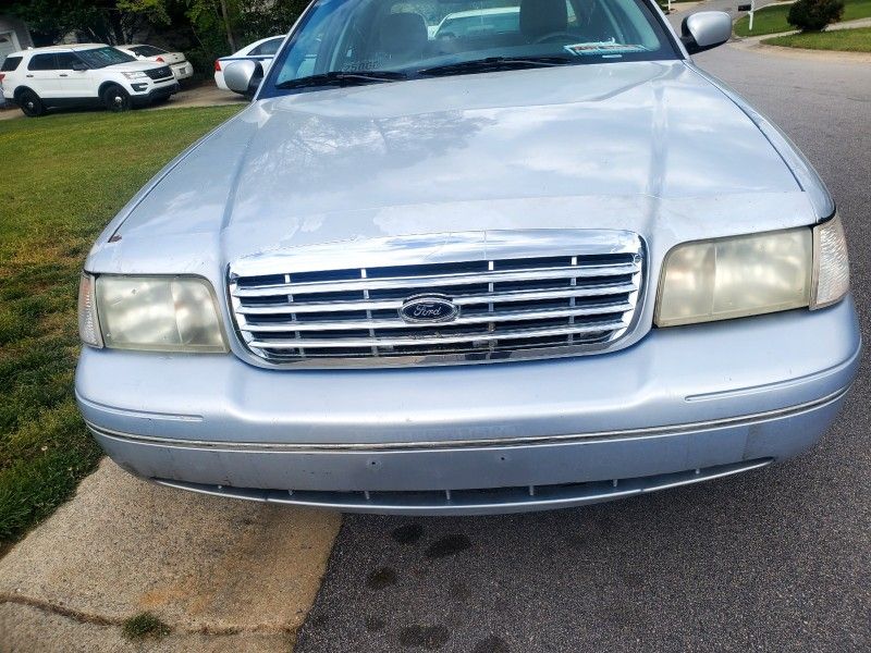 2003 Ford Crown Victoria