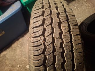 ONE TIRE UNA LLANTA BF GOODRICH 225/70/16 GOOD CONDICIÓN ABLO ESPAÑOL