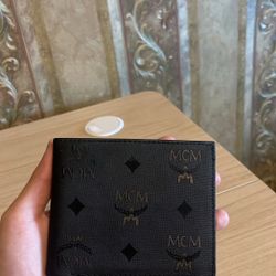 MCM Bifold Amazing Condition 