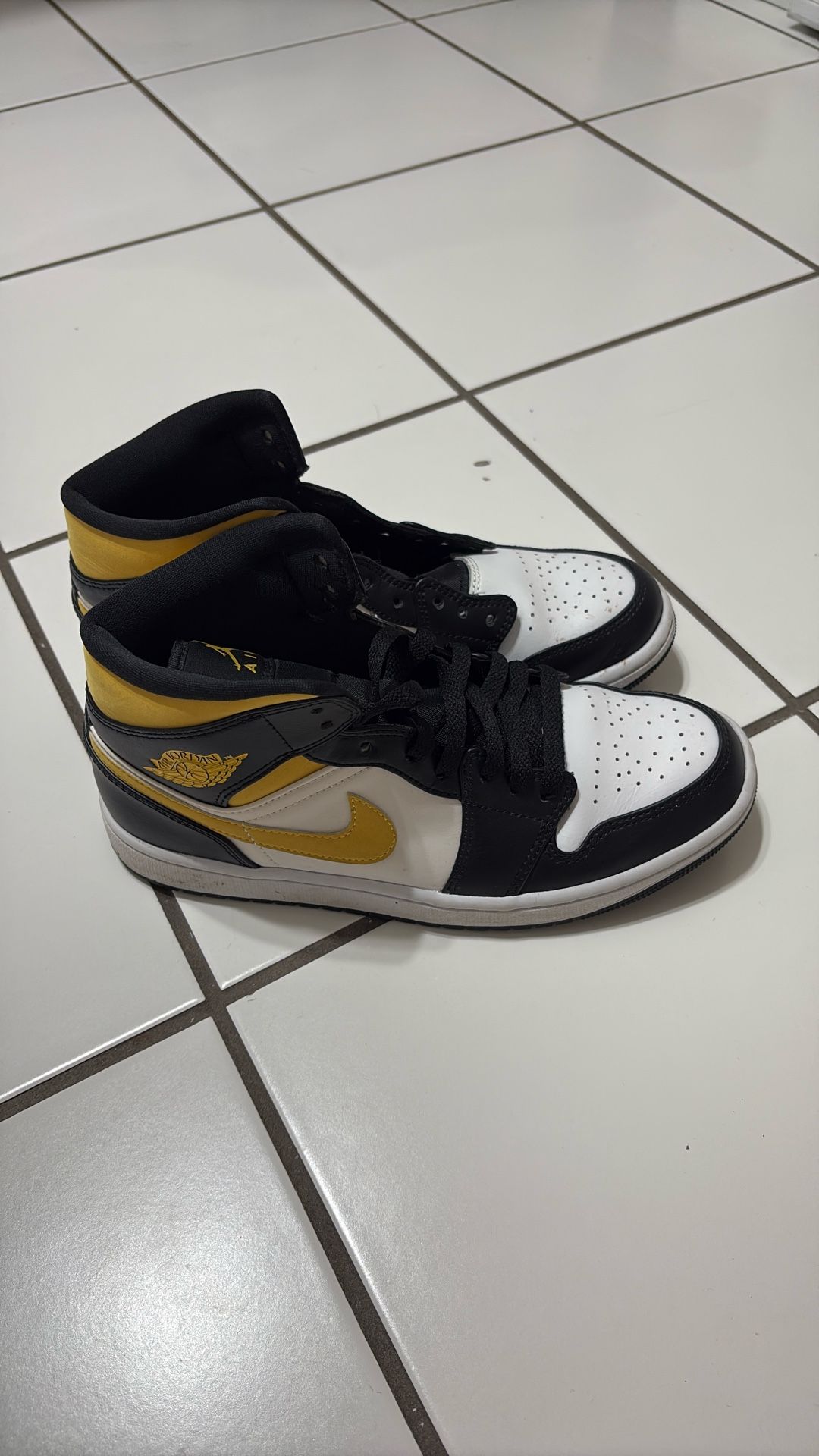 Nike Air Jordan Gold/Black