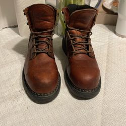 Size 9 Vintage Red Wings Steel Toe Boots.