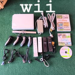Nintendo wii RVL-001 Game System w/ Various Controllers Working Nice!