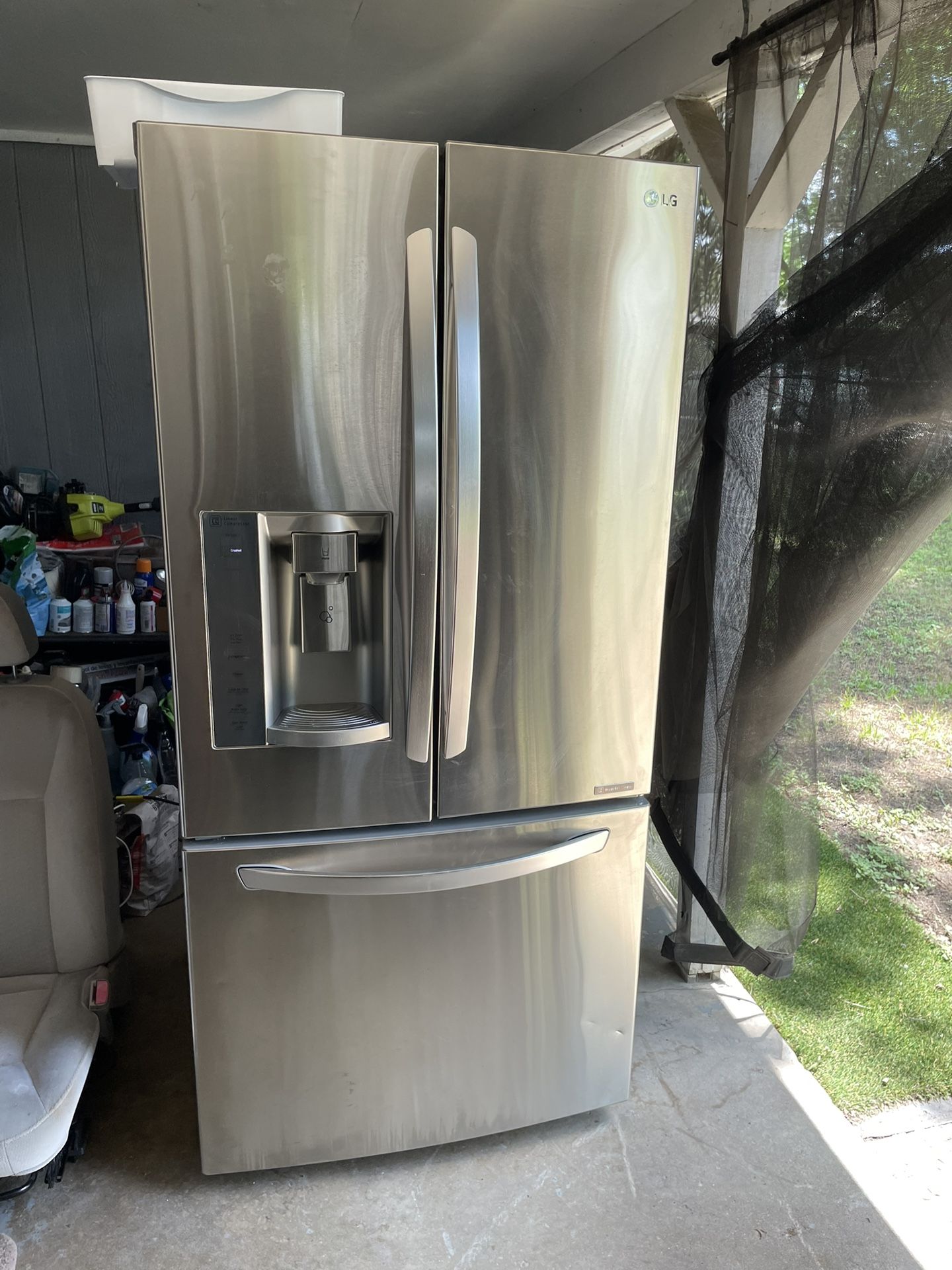 Refrigerator LG