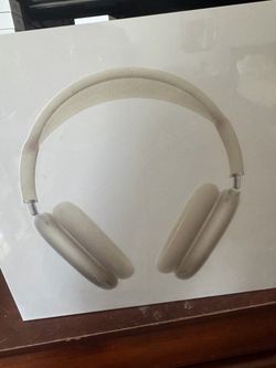 Apple AirPods Max Headphones – Starlight