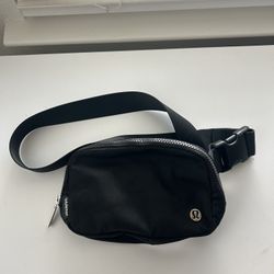 Lululemon Everywhere Belt Bag 1L Black