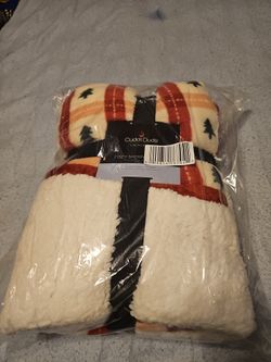 CuddlDuds COZY Sherpa Throw 50x60 Brand New