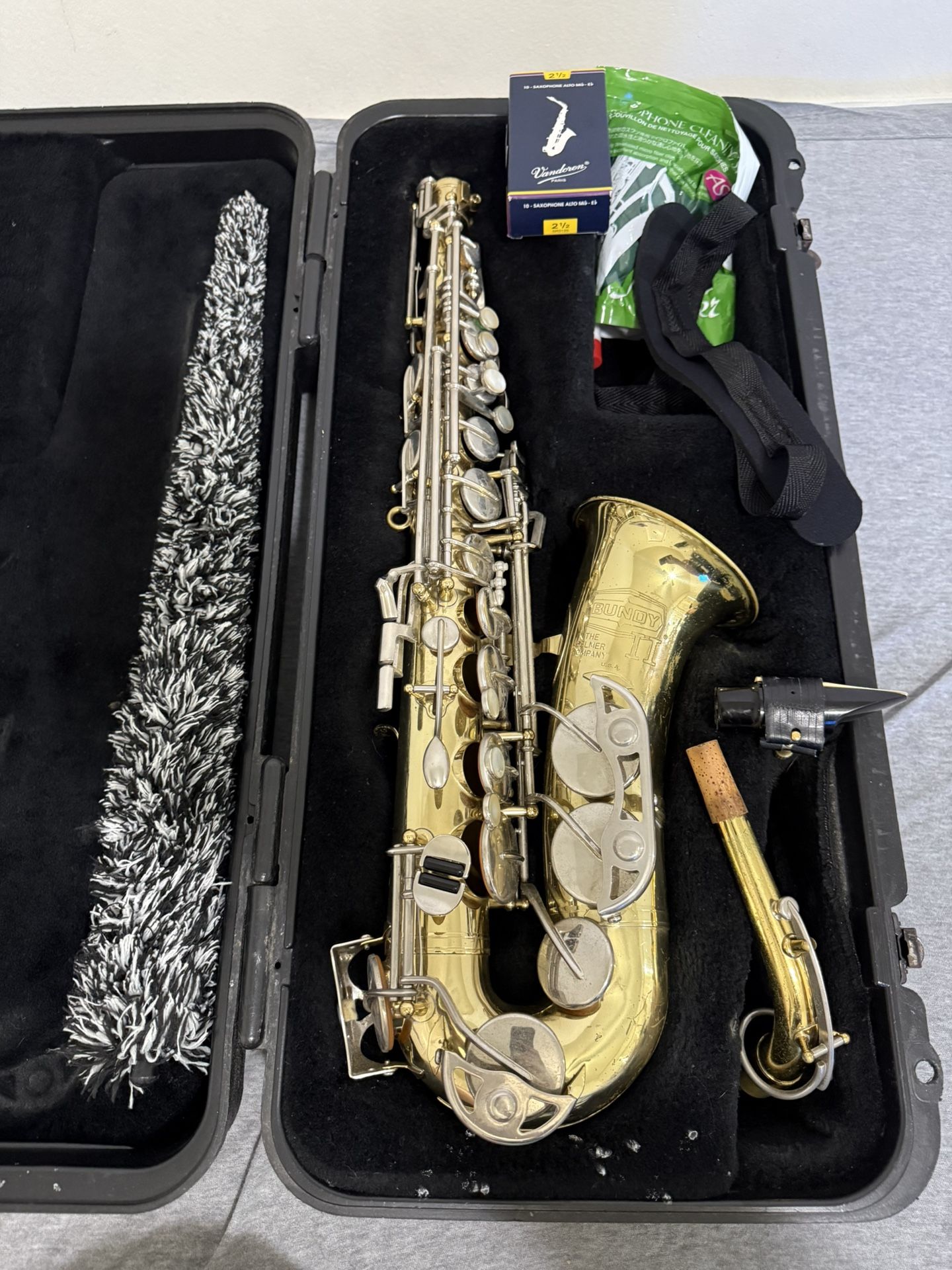 Selmer Bundy II Alto Saxophone With Case