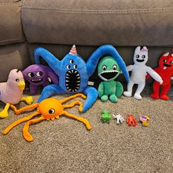 Garten of Banban Plush Bundle + Mini Figures – Great Condition (Smoke & Pet-Free Home)