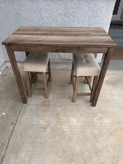 Bar Height Table with 2 Stools