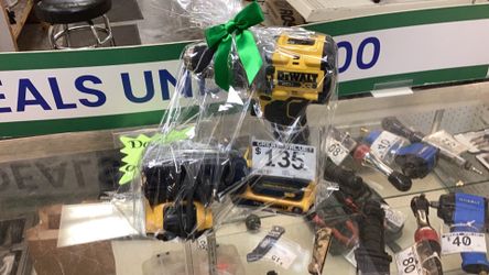 Dewalt hammer drill with two batteries and Charger
