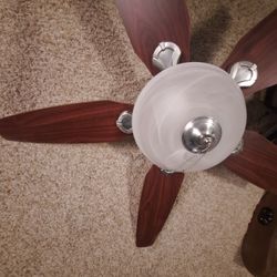 Hunter Fan. NW Fresno. (READ DESCRIPTION!!!!!!!!!!!!!!!)