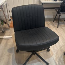 Black Desk Chair With Wheels