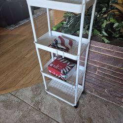 Plastic Stand W Wheels