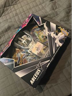 Pokémon TCG Arceus V Figure Box - 4 Pack