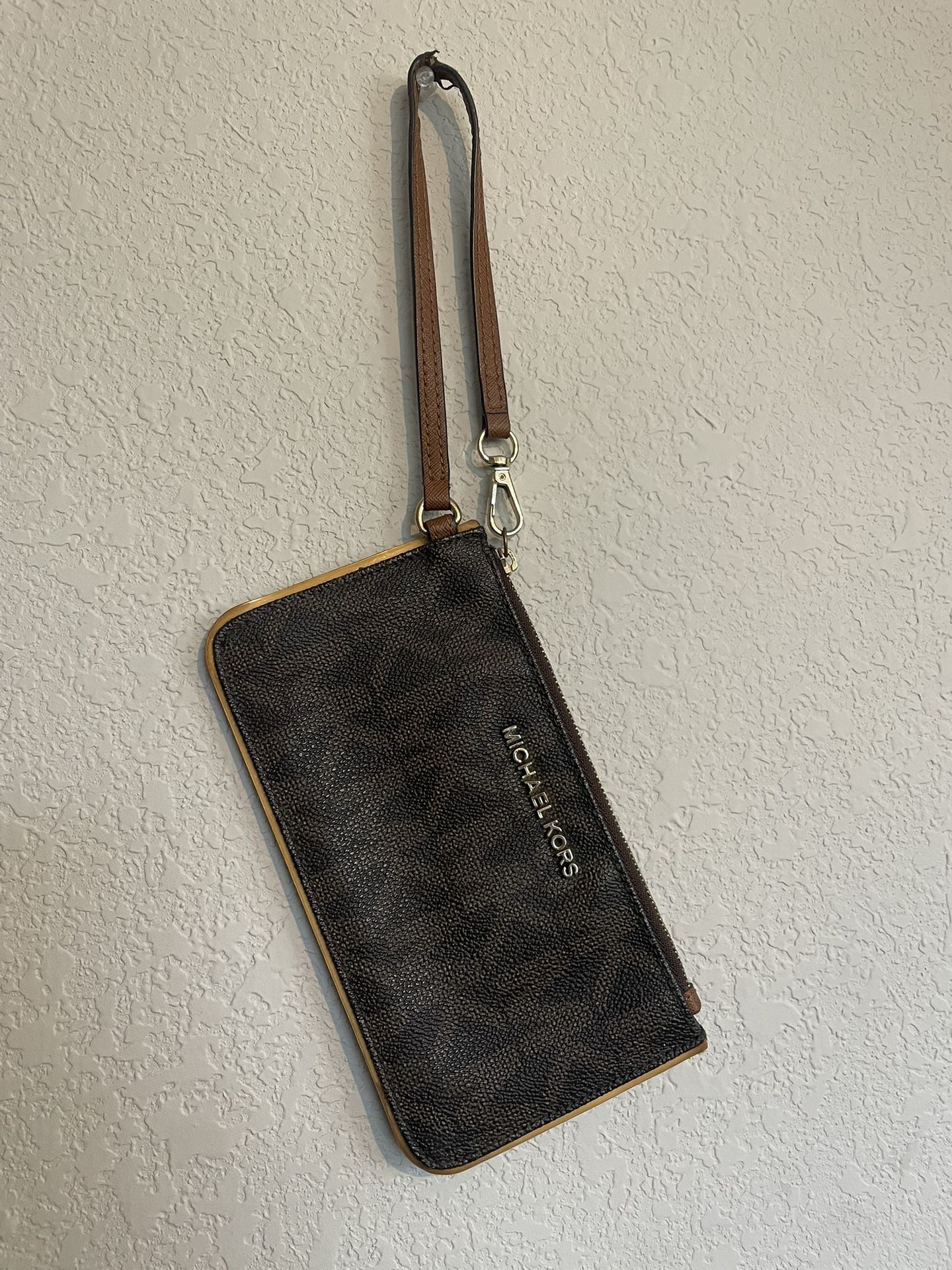Michael Kors Wristlet 
