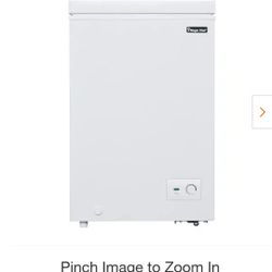 3.5 cu. ft. Manual Defrost Chest Freezer in White
by

Magic Chef