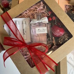 Perfume De Regalo Para Mujer Para Esta Navidad 🎄👌👌$Dm 