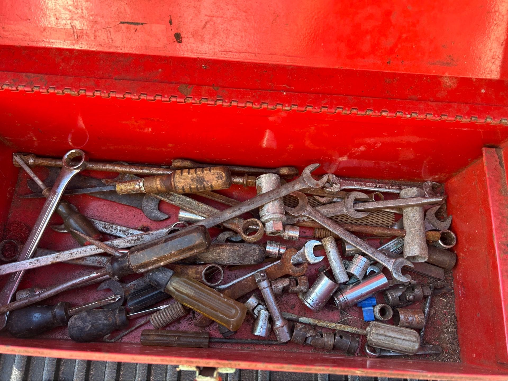 Mixed Tools & Tool Box / Read Below ⬇️ ITS AVAILABLE
