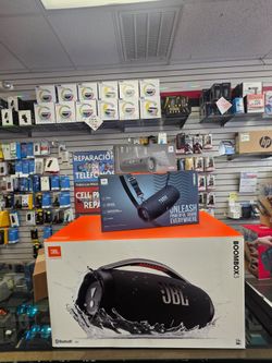 Jbl Extreme 3 , water and dust resistant, 15 hours play time cash offer