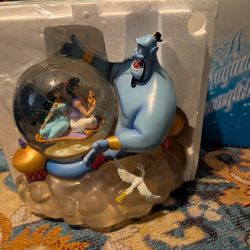 Aladdin And Jasmine Snow Globe