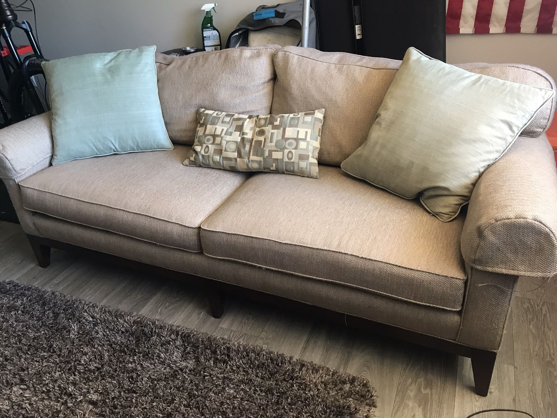 6’ Tan Cloth Sofa Couch Pillows