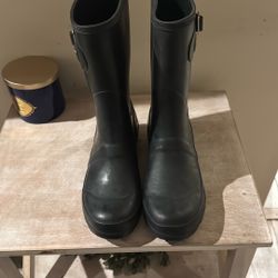 Ladies Or teen  Portland 61/2 M Rain Boots 