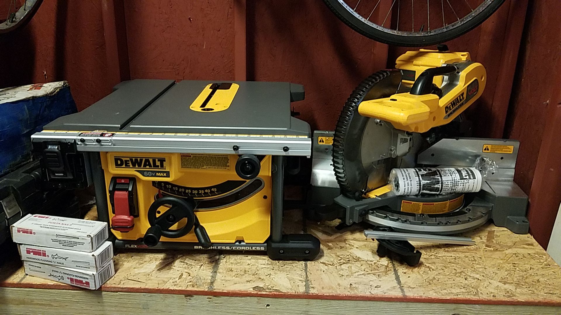 Table saw miter saw brand new